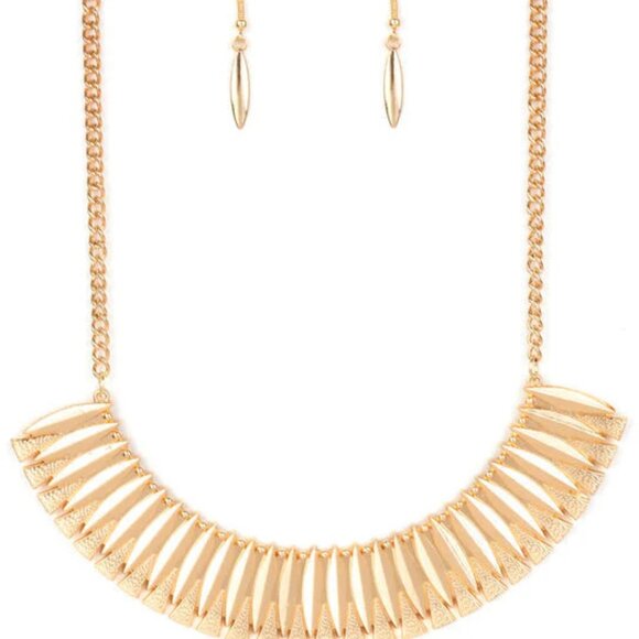 SoHo Style Gold Tone Necklace & Earrings - Picture 2 of 4